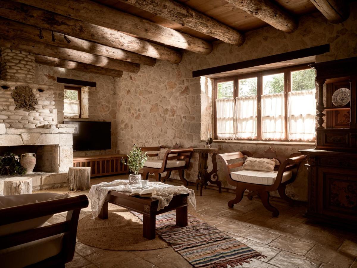 Vafias Villa - Tranquil Location, Ideal For Large Groups, By Zantewize Lithakia  Exterior photo